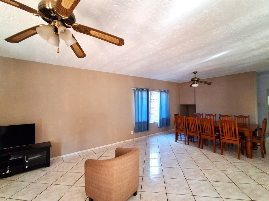 3 Bedroom Property for Sale in Safari Gardens North West